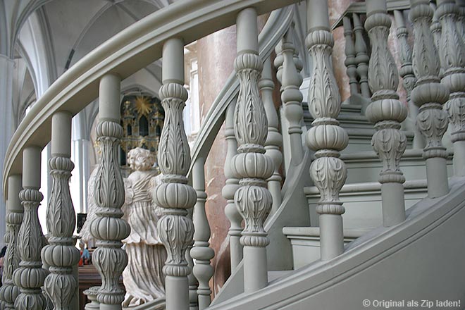 Treppe zur Kanzel in der Marienkirche